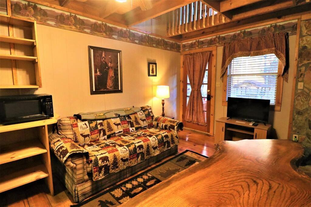Amazing Cabin Fireplace And Stream #11 Helen Exterior foto